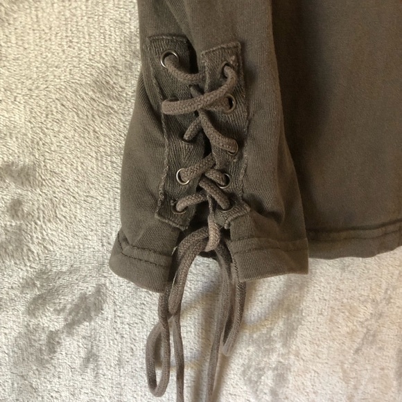 Forever 21 Women T-Shirt Size 0X “wild and free” Side Drawstrings Distressed - Picture 8 of 16